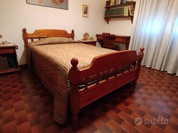 CAMERA IN LEGNO MASSICCIO.