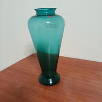 Vaso di vetro verde acqua