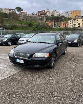 Volvo V70/XC70 V70 2.4 D 20V (163CV) cat Summum