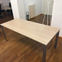 Scrivania da ufficio / home office