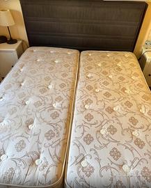 Letto matrimoniale.