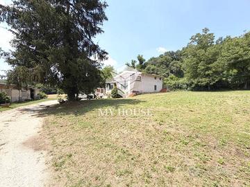 Villa di 1438 m² con più di 5 locali e box auto do
