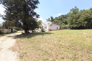 Villa di 1438 m² con più di 5 locali e box auto do