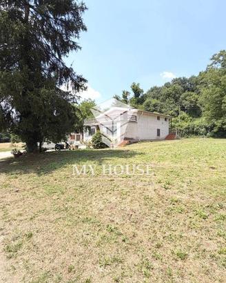 Villa di 1438 m² con più di 5 locali e box auto do