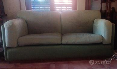 DIVANO IN STOFFA DAMASCATA VERDE SALVIA