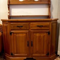 Credenza stile tirolese in legno massello