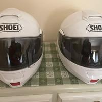 Coppia di caschi integrali Shoei