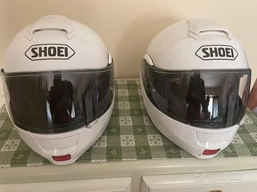 Coppia di caschi integrali Shoei