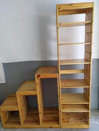Libreria a gradini in legno