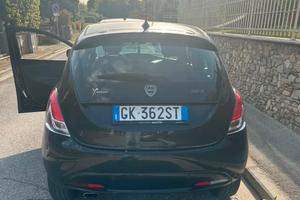 Lancia Ypsilon 1.0 Hybrid Gold 5 porte