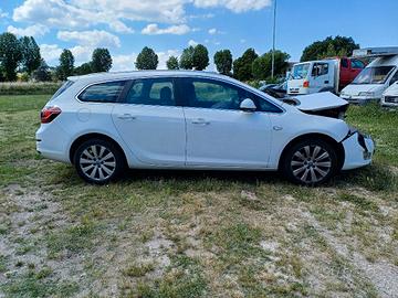 Ricambi Opel Astra J   1.600 CDTI S.W Anno 2012