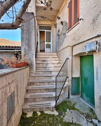 6 LOCALI A GUALDO TADINO