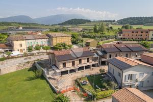 PORZIONE DI BIFAMILIARE A AFFI