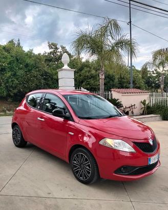 Lancia Ypsilon 1.2 69 CV 5 porte GPL Ecochic Plati