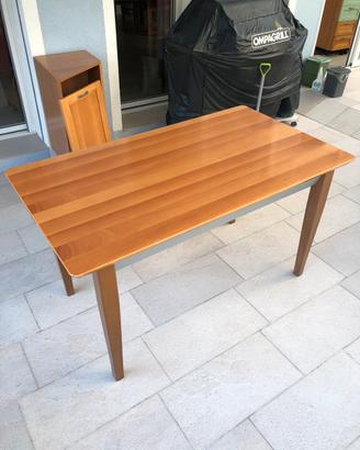 Tavolo in legno e alluminio