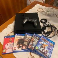 PlayStation 4 con giochi in perfette condizioni