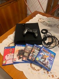 PlayStation 4 con giochi in perfette condizioni
