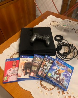 PlayStation 4 con giochi in perfette condizioni