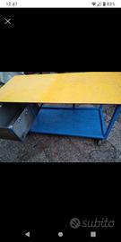 tavolo in ferro con morsa e ruote per un facile sp