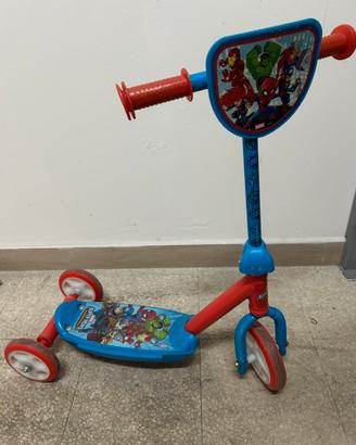 Monopattino 3 ruote avengers