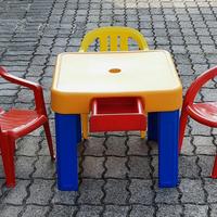 Tavolino Chicco con 4 sedie