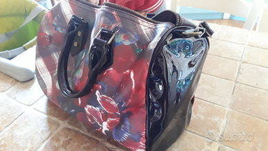 Borsa desigual
