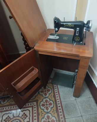 Macchina da cucire vintage 