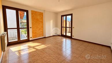 CASA SEMINDIPENDENTE A CIVIDATE CAMUNO