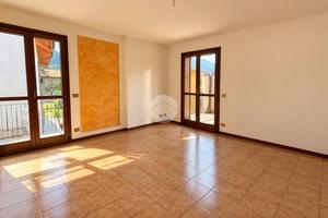 CASA SEMINDIPENDENTE A CIVIDATE CAMUNO