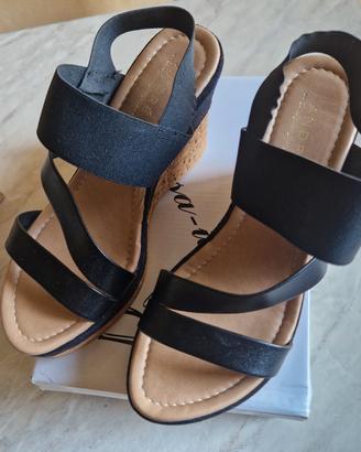 Scarpe con zeppa donna nere