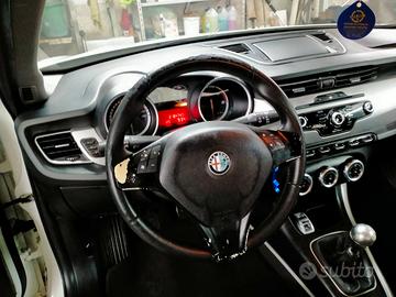 Alfa Romeo  Giulietta 1.6 JTM-2 105 CV ANNO 2011
