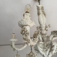 Lampadario in porcellana decorata