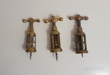 Cavatappi in ottone n° 3 di antiquariato