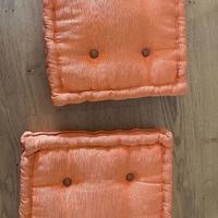 Cuscini arancioni nr.2 usati