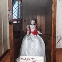 🕯️ Bambola da collezione "Annabelle" 