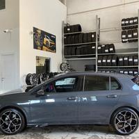 Cerchi NUOVI Volkswagen Golf raggio 18 cod.572245