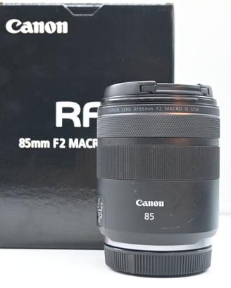Canon RF 85mm F2 Macro IS STM