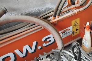 Braccio escavatore centrale triblice 150w3  gommat