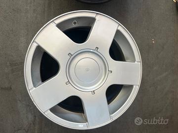 Cerchio in Lega 15" 5 Fori (7Jx15 ET38) - Ford / 