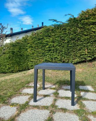 tavolo in plastica da esterno