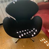 Poltrona Swan Nera Arne Jacobsen Design