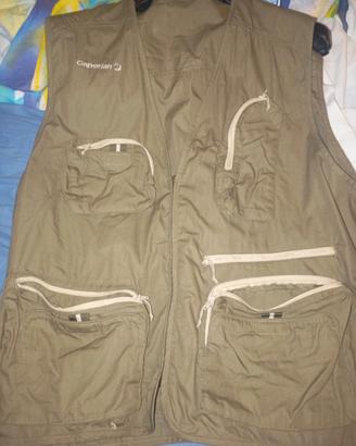 Giubbotto da pesca nuovo mai usato.