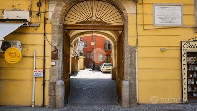LABORATORIO A NAPOLI