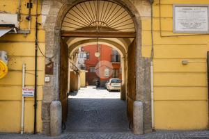LABORATORIO A NAPOLI
