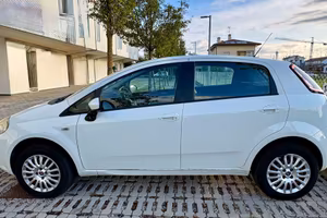FIAT PUNTO STREET METANO ANCHE PER NEOPATENTATI