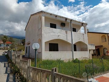 Immobile con due appartamenti