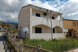 Immobile con due appartamenti