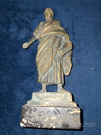 statua antica in bronzo