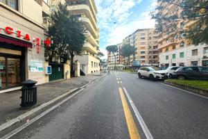 Trieste/Africano - Locale commerciale