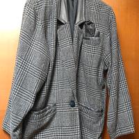 Giacca con dettagli in pelle. Taglia M calibrata